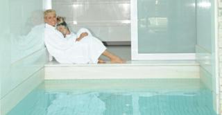 Xuxa feet photo thumbnail