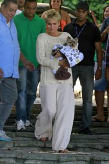 Xuxa feet photo thumbnail