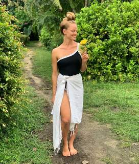 Yaara Benbenishty feet photo 3