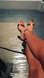 Yael Grobglas feet photo thumbnail