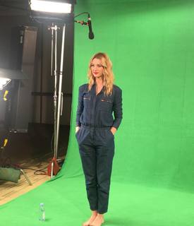Yael Grobglas feet photo thumbnail