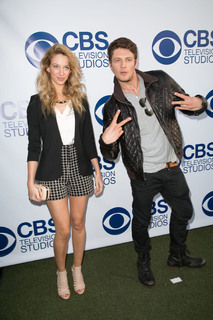 Yael Grobglas feet photo thumbnail