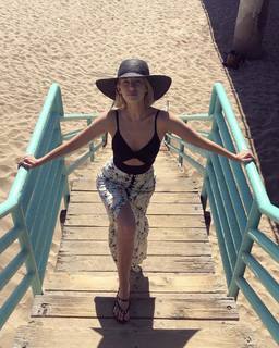 Yael Grobglas feet photo thumbnail