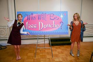 Yael Grobglas feet photo thumbnail