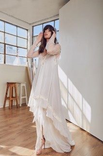 Yael Shelbia feet photo thumbnail