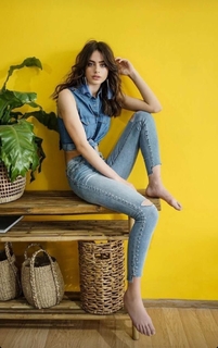 Yael Shelbia feet photo thumbnail