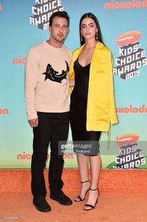 Yael Shelbia feet photo thumbnail