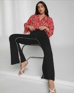 Yael Shelbia feet photo thumbnail