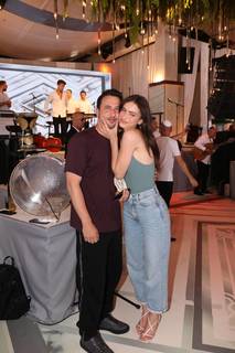 Yael Shelbia feet photo thumbnail