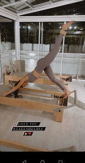 Yael Shelbia feet photo thumbnail