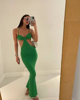 Yael Shelbia feet photo thumbnail