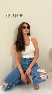 Yael Shelbia feet photo thumbnail