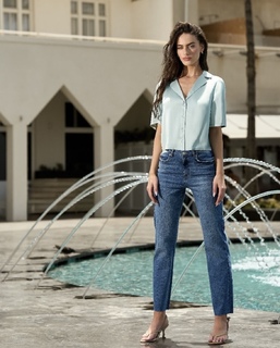 Yael Shelbia feet photo thumbnail