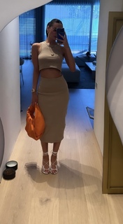 Yael Shelbia feet photo thumbnail