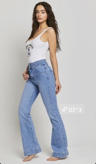 Yael Shelbia feet photo thumbnail