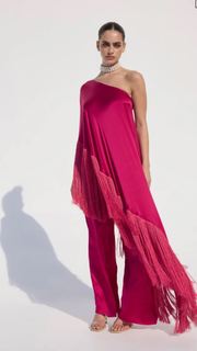 Yael Shelbia feet photo thumbnail