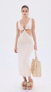 Yael Shelbia feet photo thumbnail