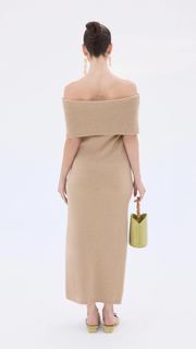 Yael Shelbia feet photo thumbnail