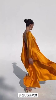 Yael Shelbia feet photo thumbnail