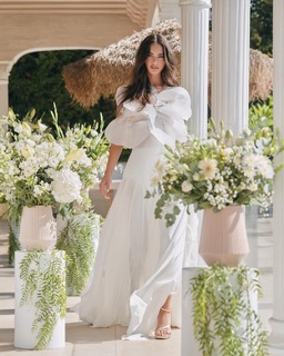 Yael Shelbia feet photo thumbnail