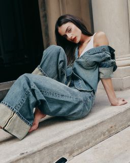 Yael Shelbia feet photo thumbnail