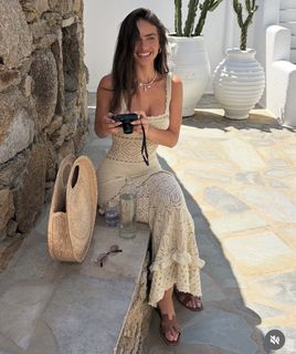 Yael Shelbia feet photo thumbnail