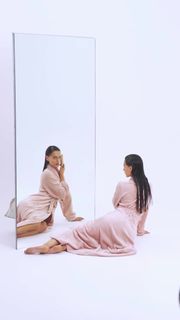 Yael Shelbia feet photo 4