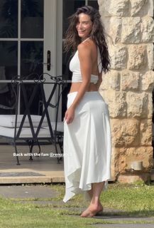 Yael Shelbia feet photo 18