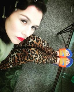 Yael Stone feet photo 7