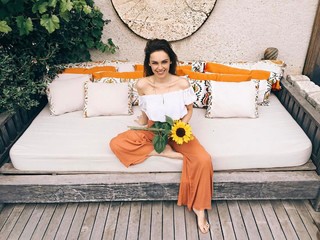 Yagmur Tanrisevsin feet photo 6