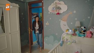 Yagmur Tanrisevsin feet photo 9