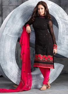 Yami Gautam feet photo thumbnail
