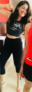 Yami Gautam feet photo thumbnail