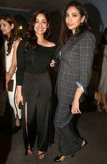 Yami Gautam feet photo thumbnail