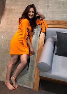 Yami Gautam feet photo thumbnail