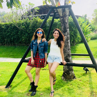 Yami Gautam feet photo thumbnail