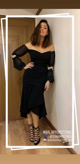 Yami Gautam feet photo thumbnail