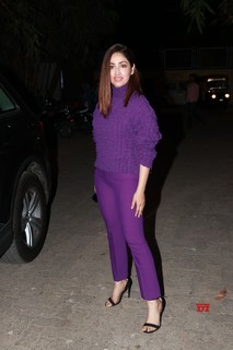 Yami Gautam feet photo thumbnail