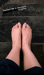 Yami Gautam feet photo thumbnail