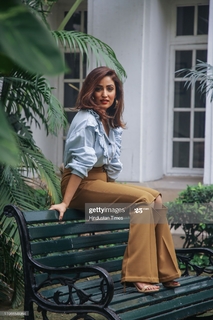 Yami Gautam feet photo thumbnail