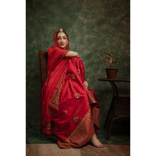 Yami Gautam feet photo thumbnail