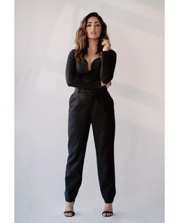 Yami Gautam feet photo thumbnail