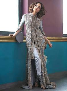 Yami Gautam feet photo thumbnail