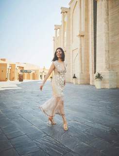 Yami Gautam feet photo thumbnail