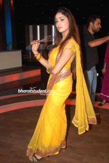 Yami Gautam feet photo thumbnail