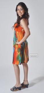 Yami Gautam feet photo thumbnail