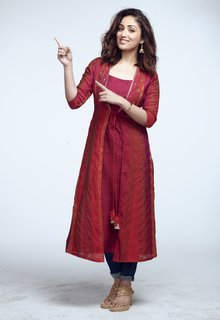 Yami Gautam feet photo thumbnail