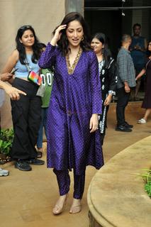 Yami Gautam feet photo thumbnail