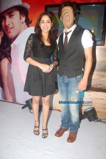 Yami Gautam feet photo thumbnail