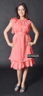 Yami Gautam feet photo thumbnail